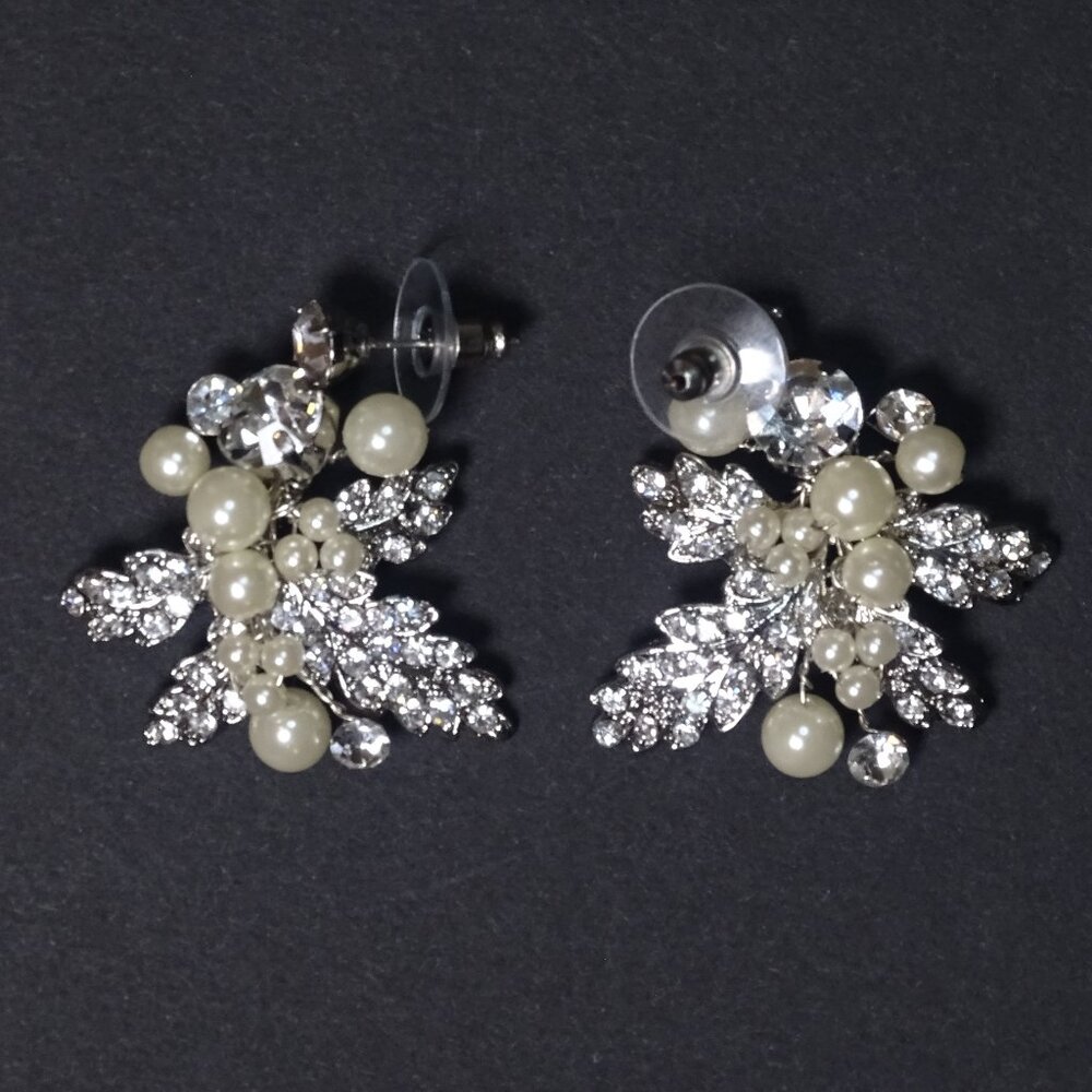 Untamed Petals Gwen Crystal earrings
